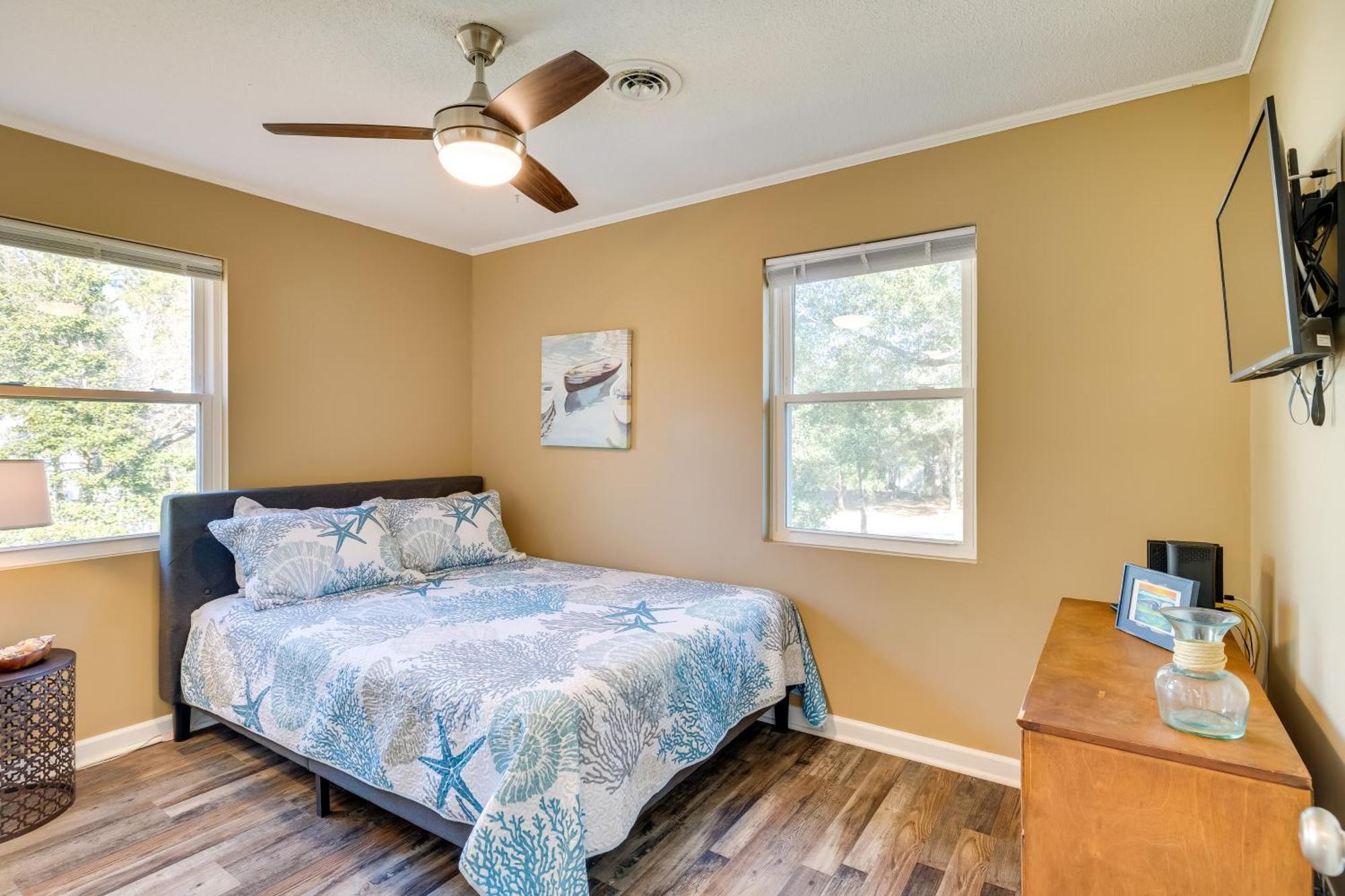 Lovely Emerald Isle Home, Walk To Beach! Esterno foto