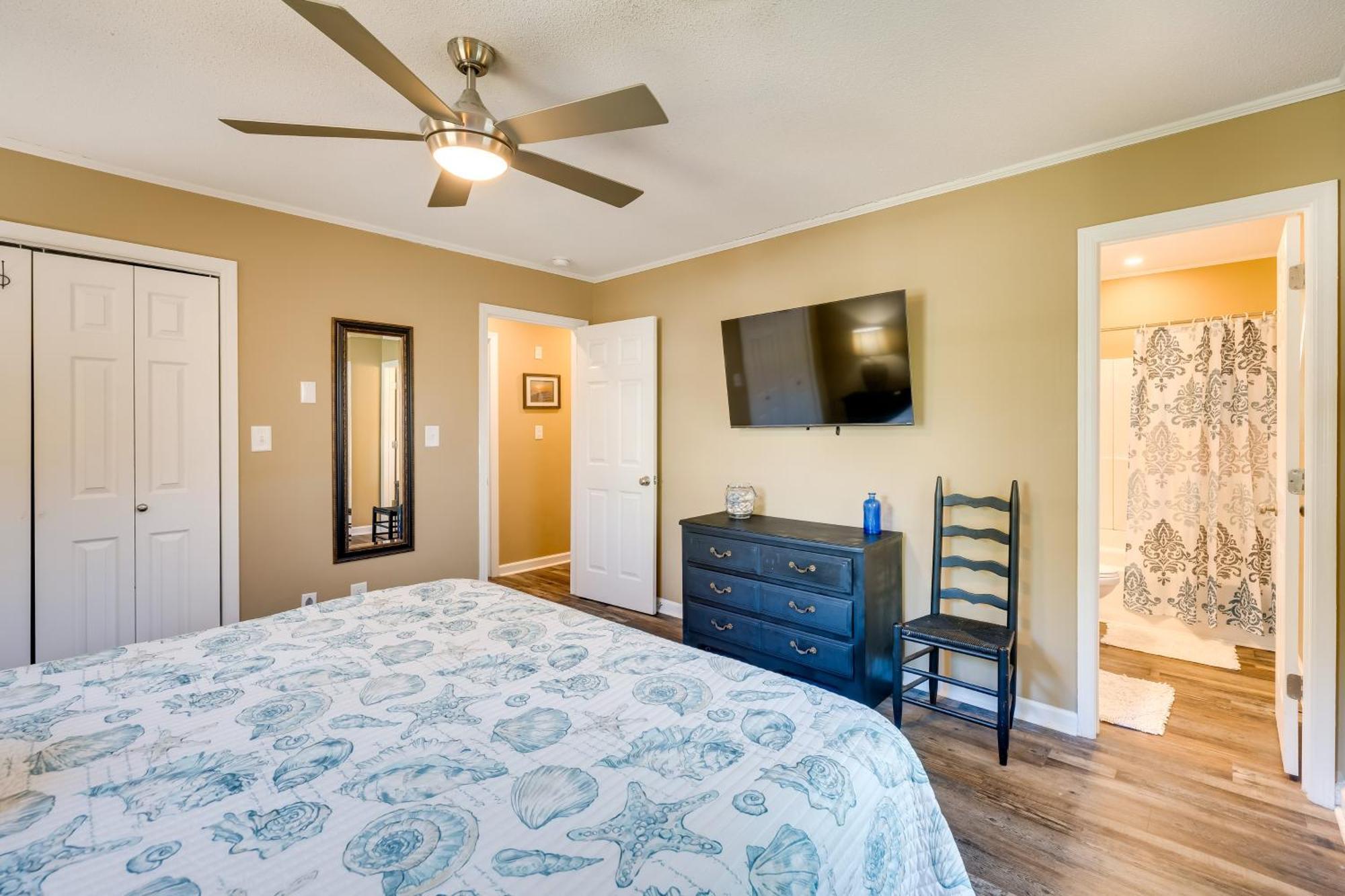 Lovely Emerald Isle Home, Walk To Beach! Esterno foto