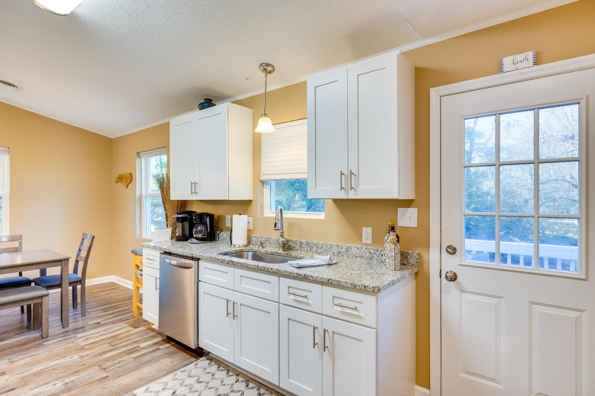 Lovely Emerald Isle Home, Walk To Beach! Esterno foto