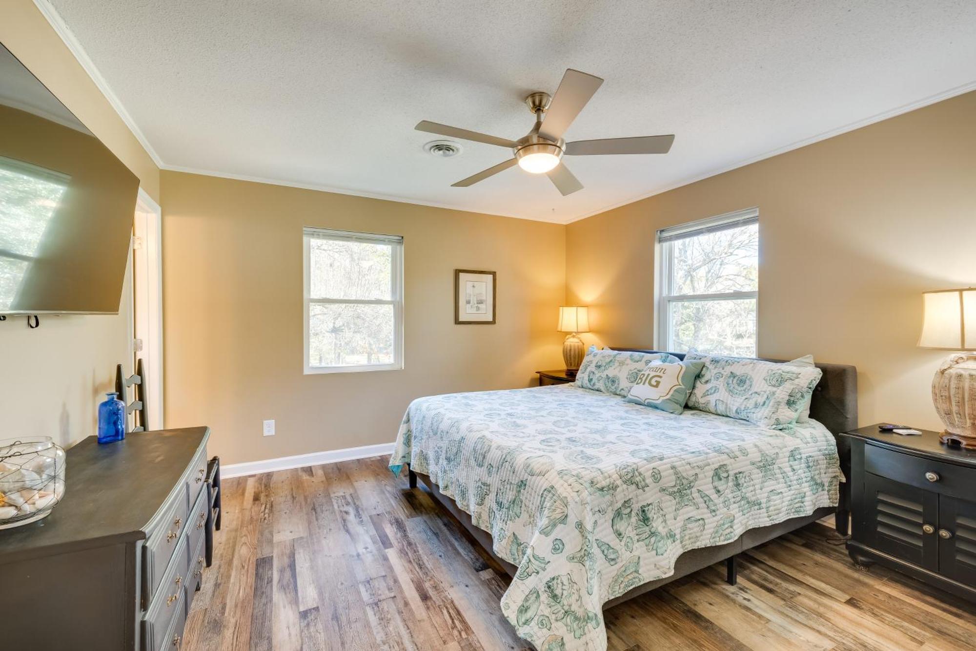 Lovely Emerald Isle Home, Walk To Beach! Esterno foto