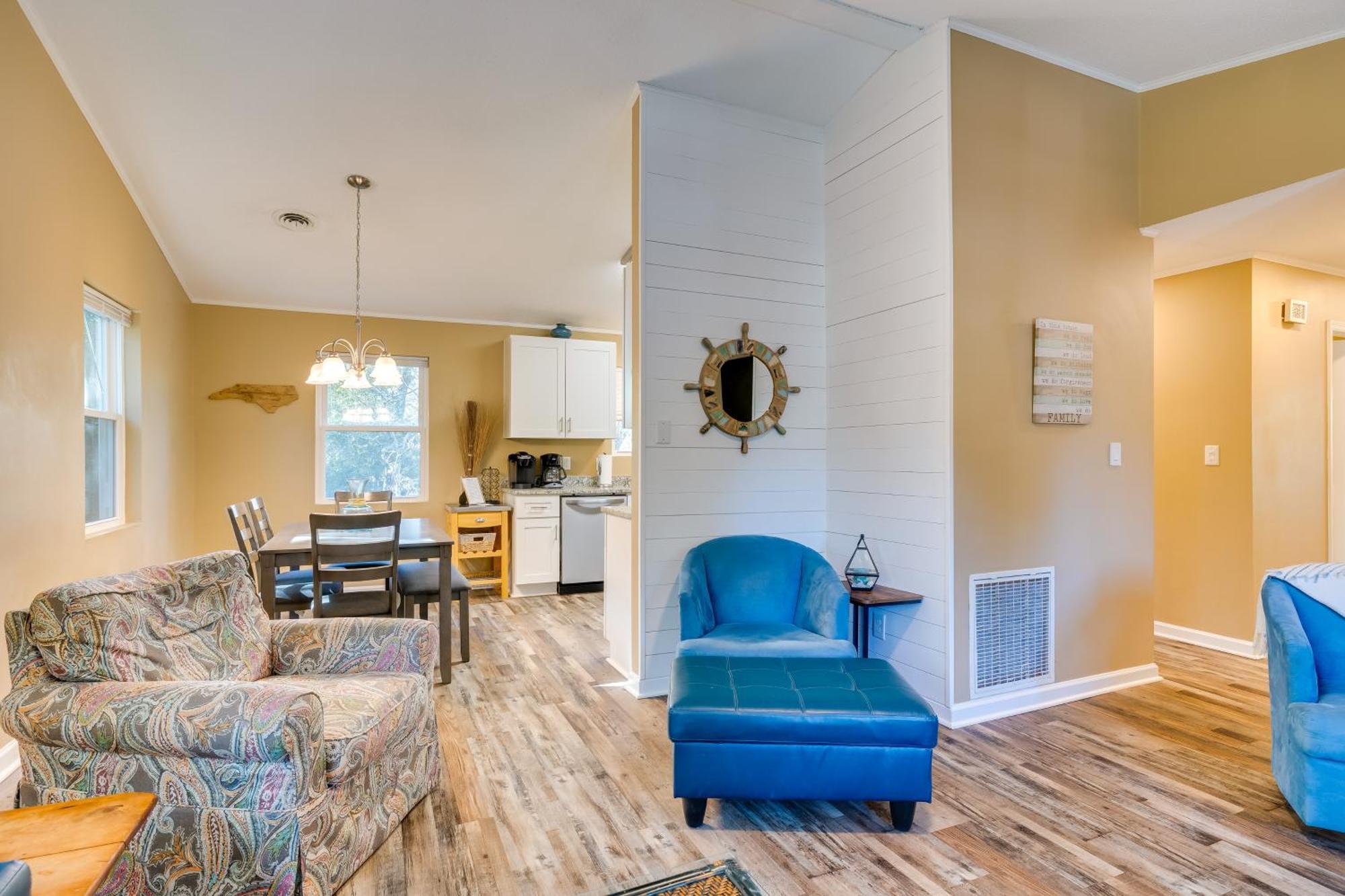 Lovely Emerald Isle Home, Walk To Beach! Esterno foto