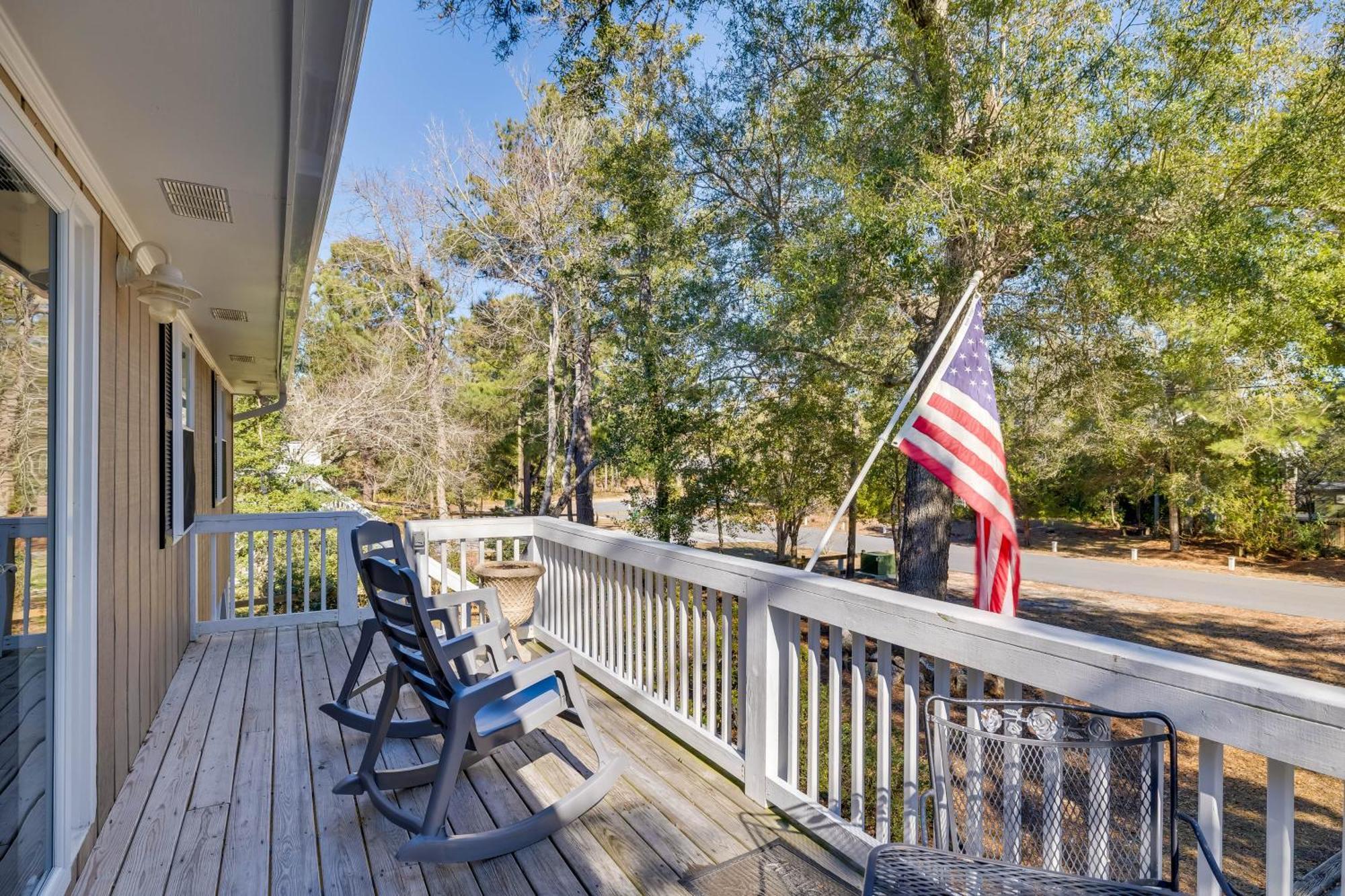 Lovely Emerald Isle Home, Walk To Beach! Esterno foto
