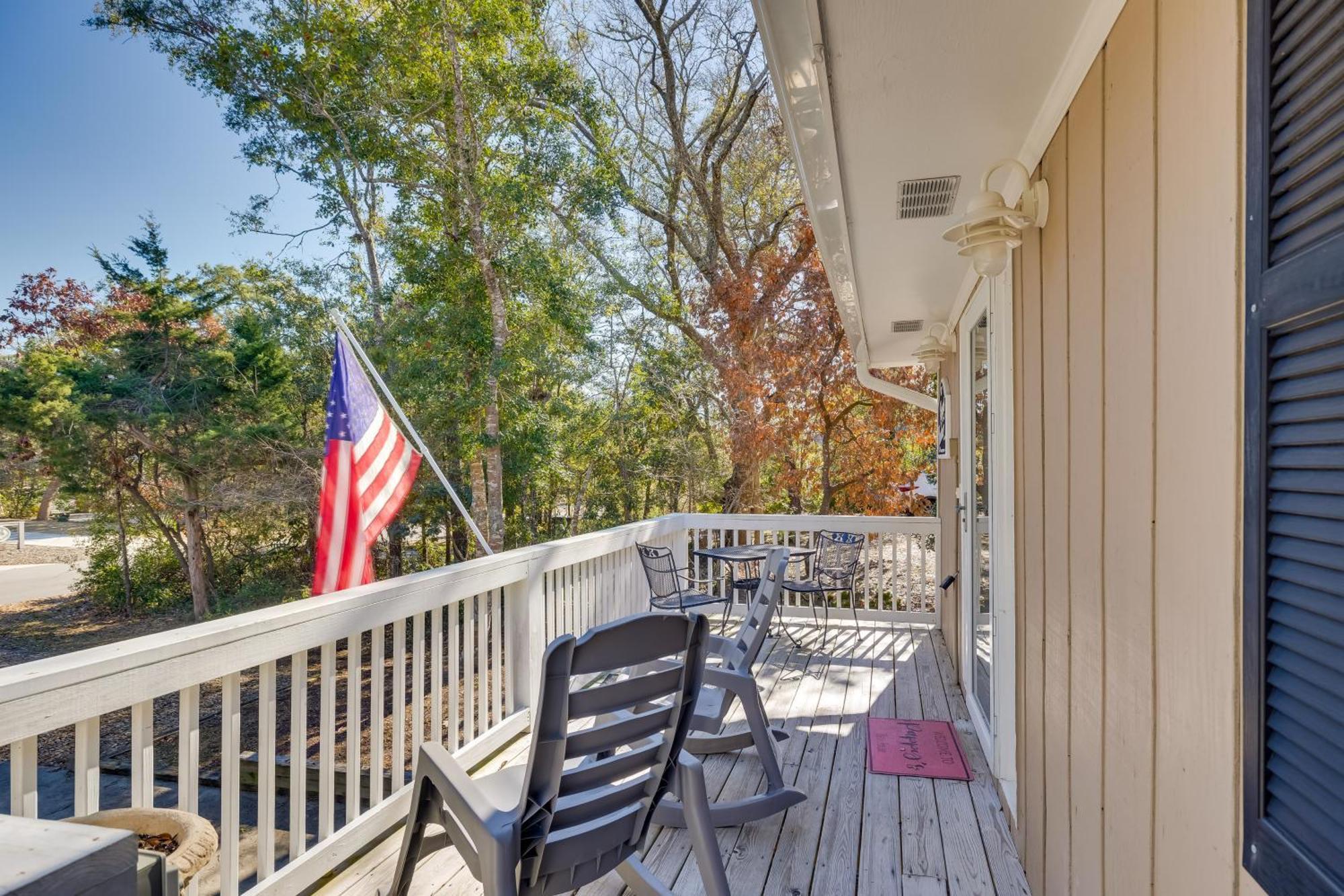 Lovely Emerald Isle Home, Walk To Beach! Esterno foto